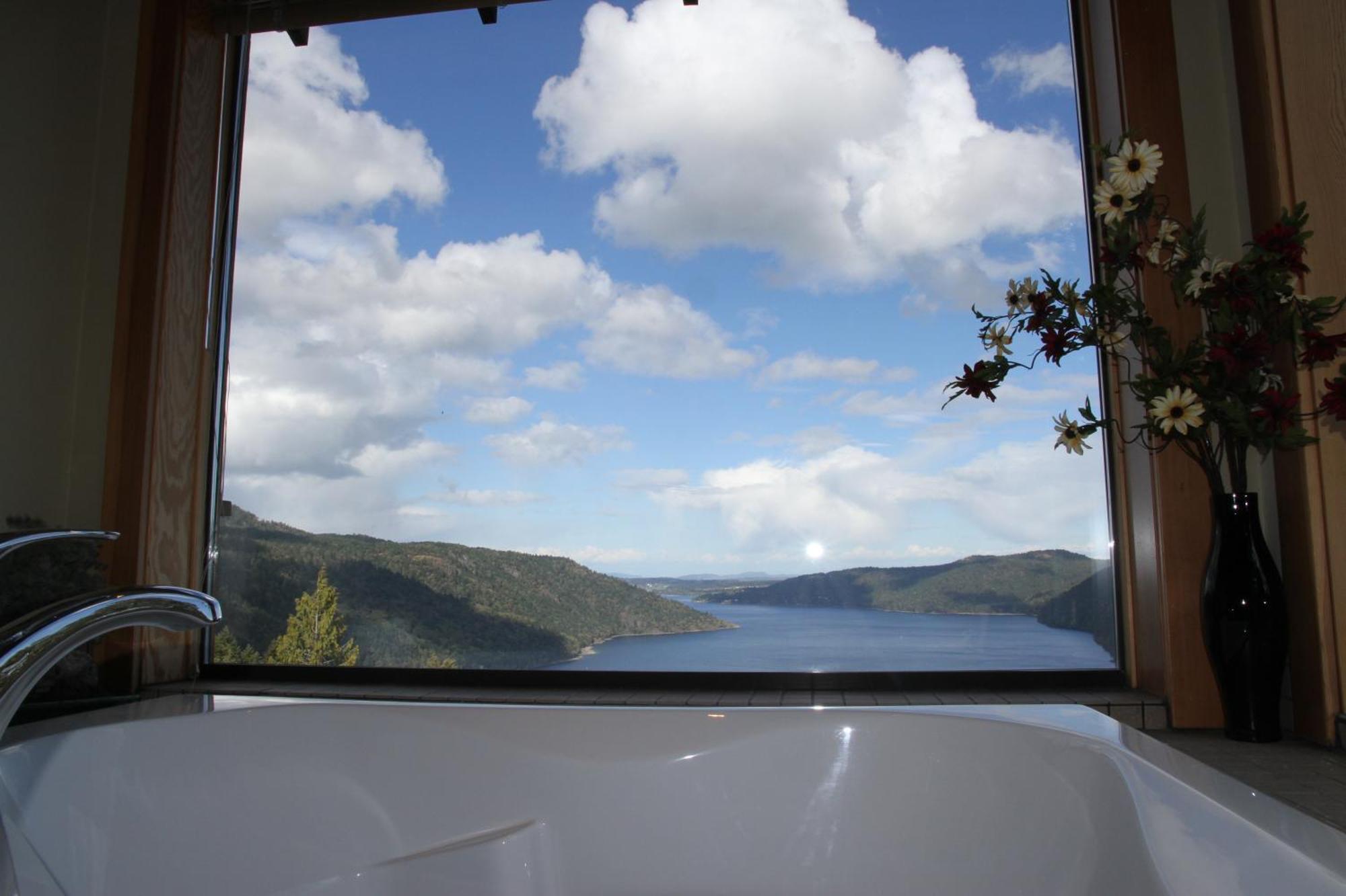 Moon Water Lodge Malahat Quarto foto