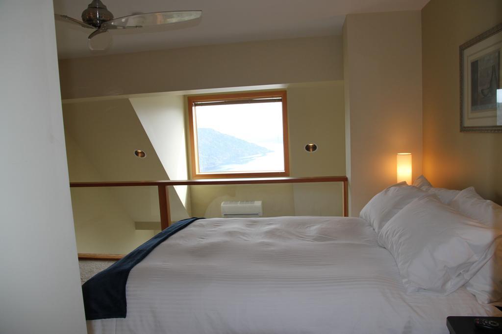 Moon Water Lodge Malahat Quarto foto