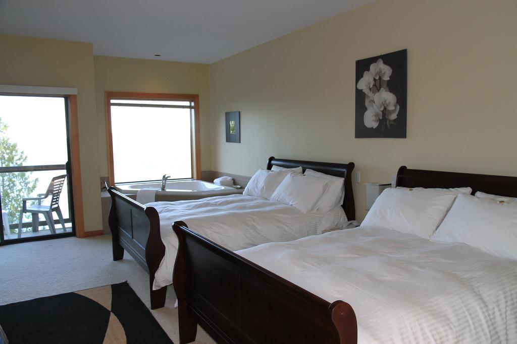 Moon Water Lodge Malahat Quarto foto