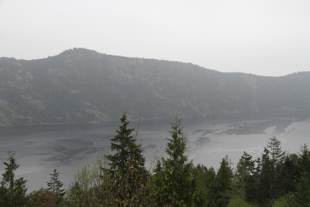 Moon Water Lodge Malahat Quarto foto