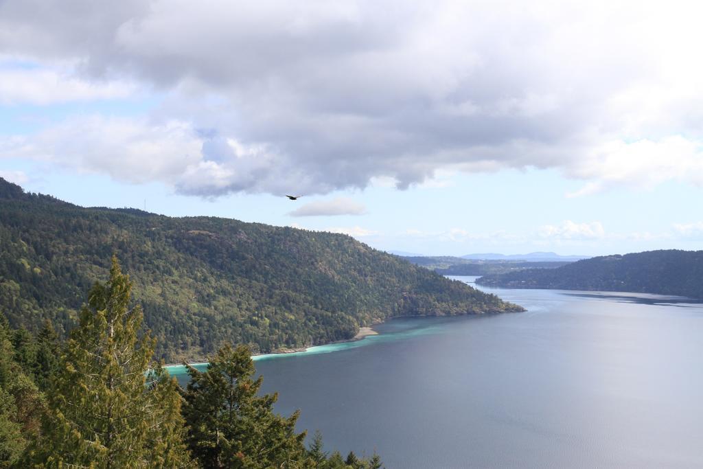 Moon Water Lodge Malahat Exterior foto