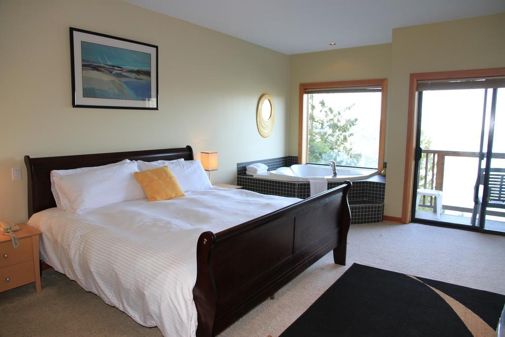 Moon Water Lodge Malahat Quarto foto